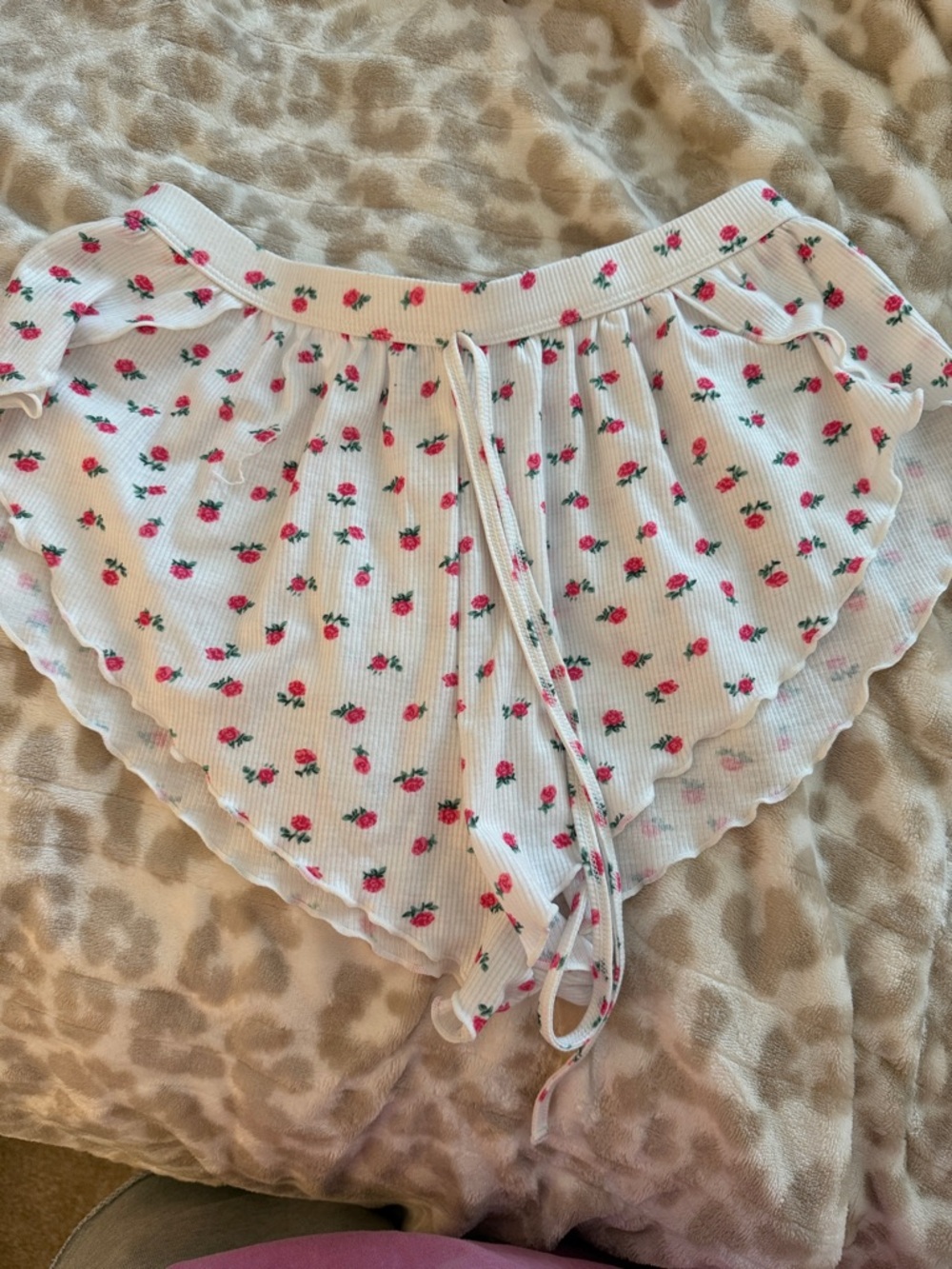 SHEIN White Floral Ruffle Sleep Shorts